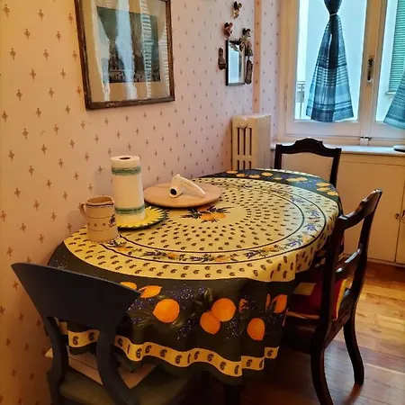 Homestay Nevina Centro Camera Privata In *
